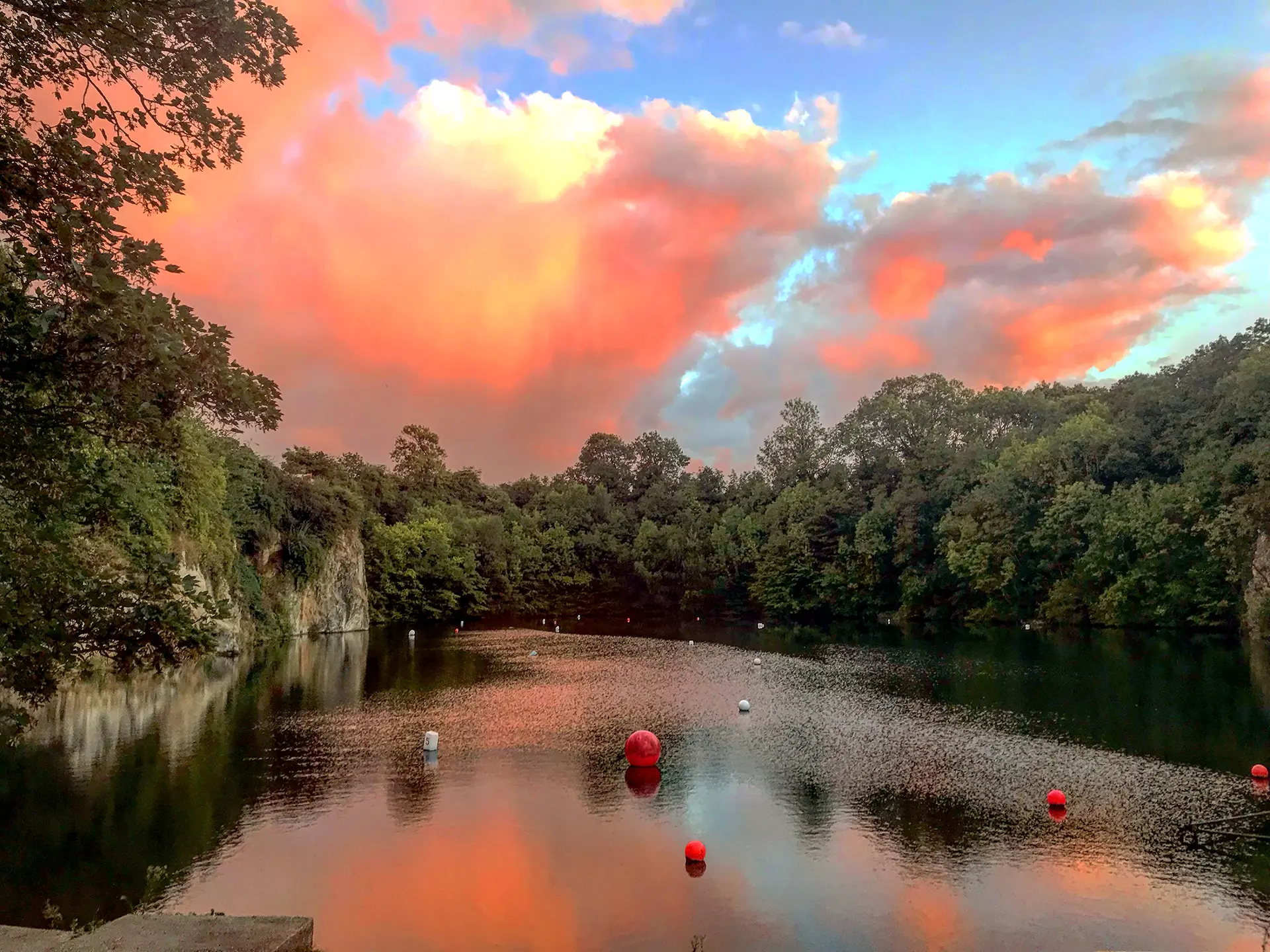 Dosthill Quarry sunset over the lake